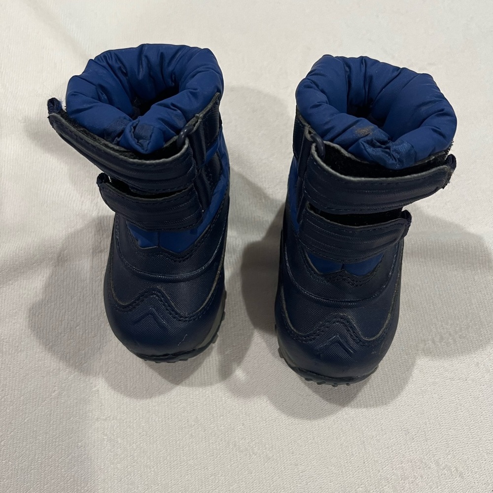 Ll Bean Toddlers -size 5 snow boot